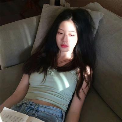 这个皇后不对劲